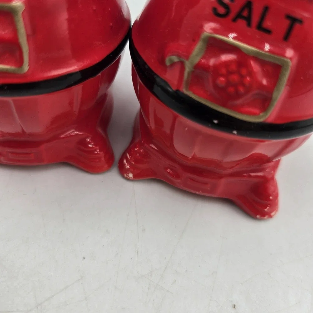 Vintage Pot Bellied Wood Stove Red Salt & Pepper Shakers Ceramic Made in Japan